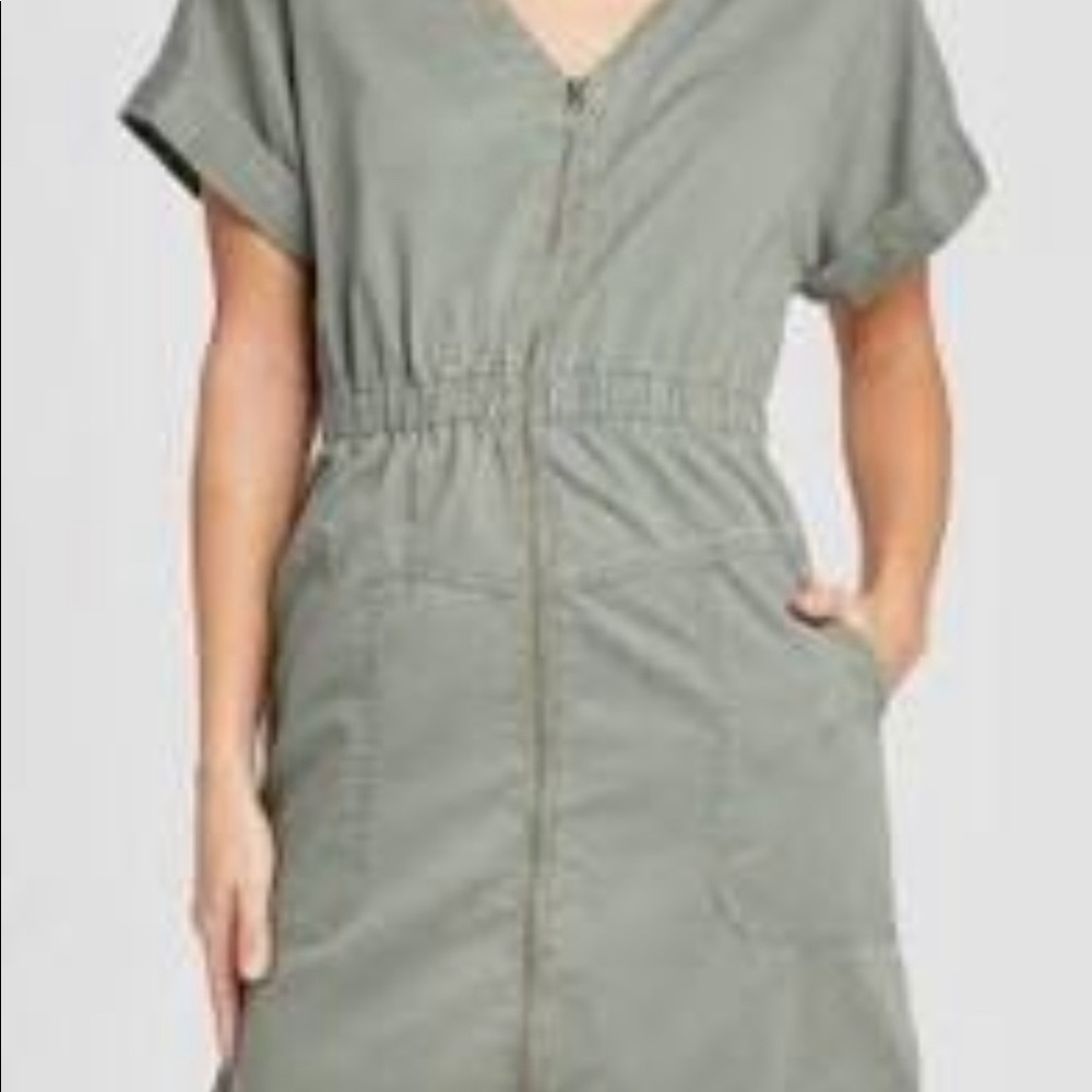 Has POCKETS!!!!!